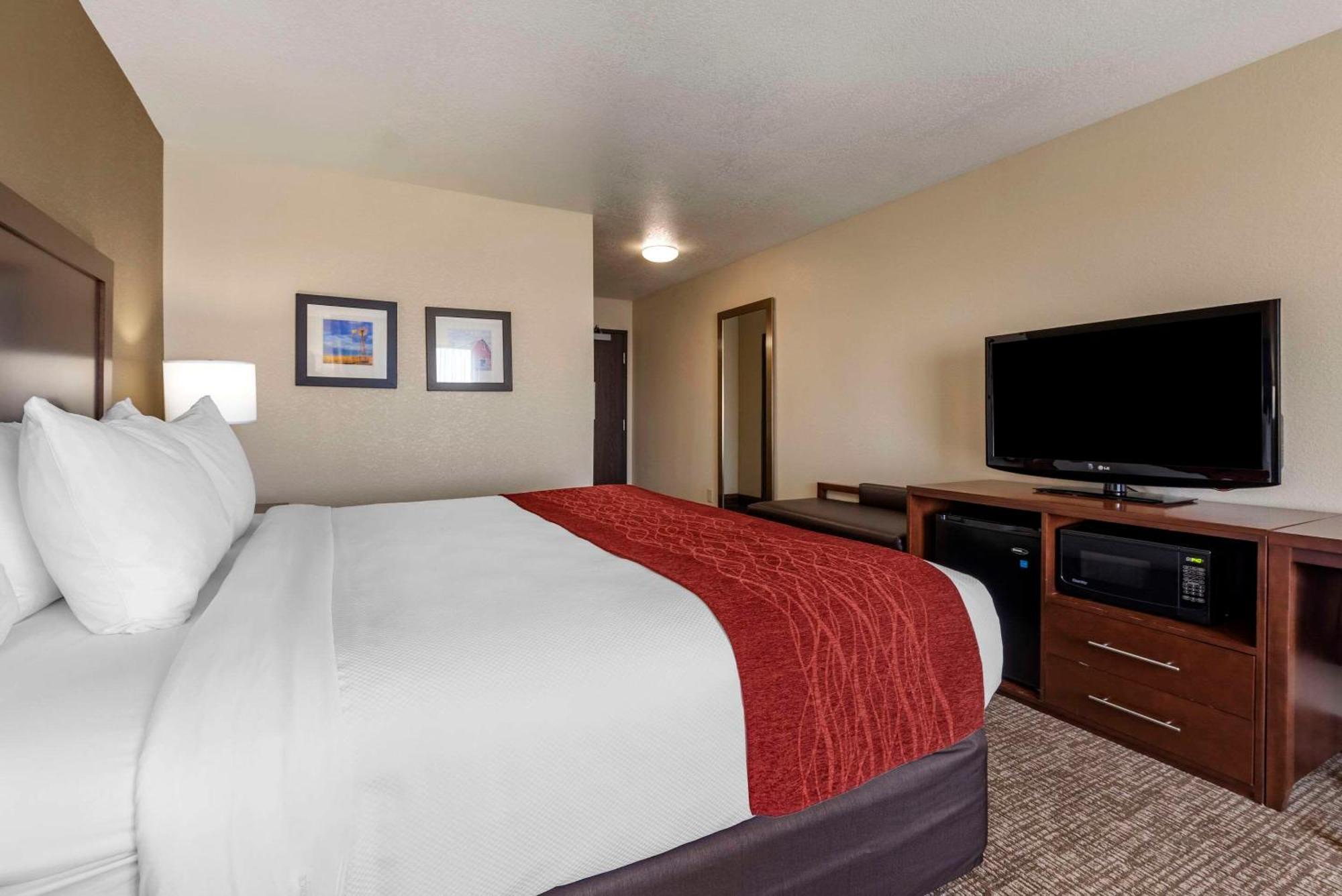 Comfort Inn & Suites Goodland Exterior photo